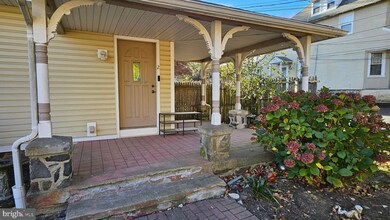 406 W Wayne Ave unit 2ND FLR, Wayne, PA 19087 - photo 2