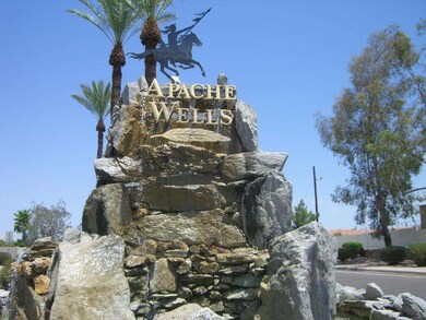 APACHE WELLS A 55+ GOLF COMMUNITY