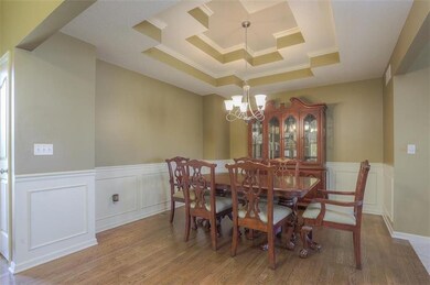 111 N Eastglen Dr, Raymore, MO 64083 - photo 5