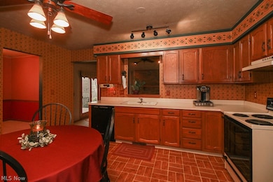 9748 Grist Mill Run, Olmsted Falls, OH 44138 - photo 6