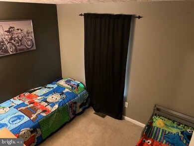 16406 Pennsbury Dr, Bowie, MD 20716 - photo 2