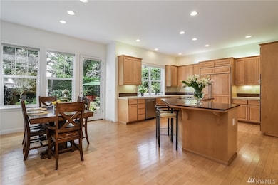 4035 Island Crest Way, Mercer Island, WA 98040 - photo 6