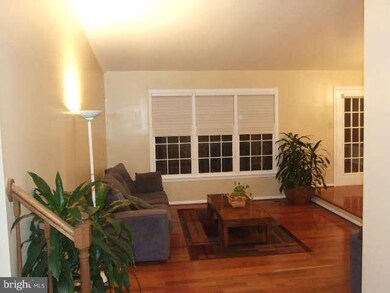 6204 Falcon Landing Ct, Burke, VA 22015 - photo 5