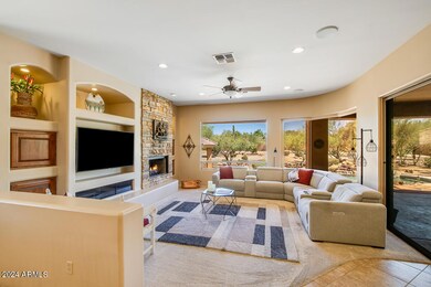 726 E Shawna-13
