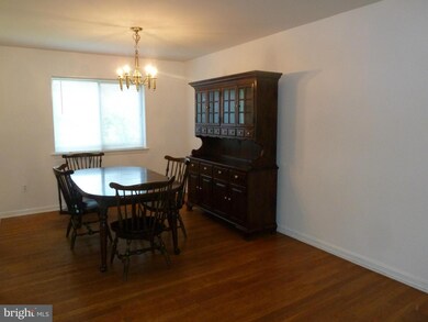 15045 Joshua Tree Rd, North Potomac, MD 20878 - photo 4