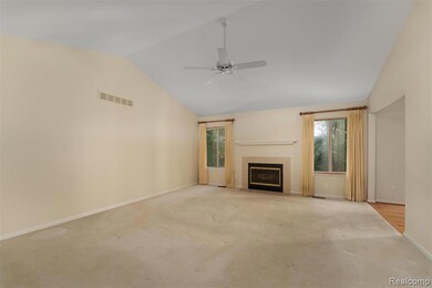 3120 Point of the Woods Dr, West Bloomfield, MI 48324 - photo 3