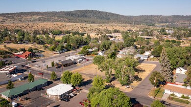 2007 Modoc St, Klamath Falls, OR 97601 - photo 4