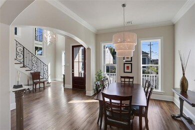 Living Room / Entryway