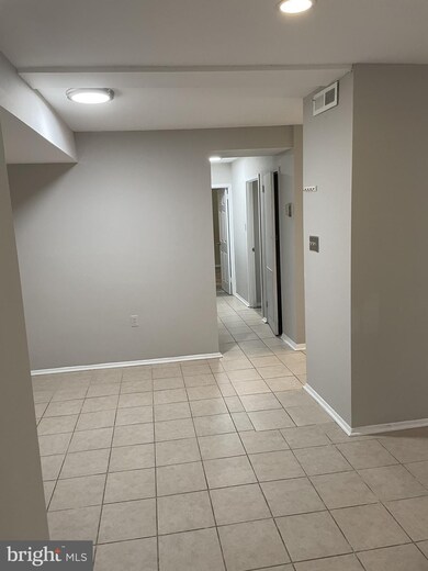 452 Girard St unit 349 / T-4, Gaithersburg, MD 20877 - photo 5