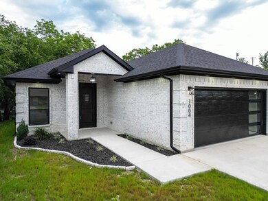 1004 N Clay St, Ennis, TX 75119 - photo 2