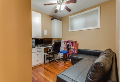 6428 N Fairfield Ave unit 1W, Chicago, IL 60645 - photo 3