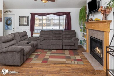 04-Living Room_DMD_6628