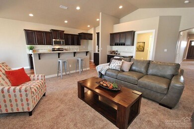 3254 SW Obsidian Ct unit 33, Redmond, OR 97756 - photo 5