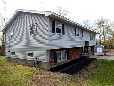 22 Oxford Cir, Troy, NY 12180 - photo 2