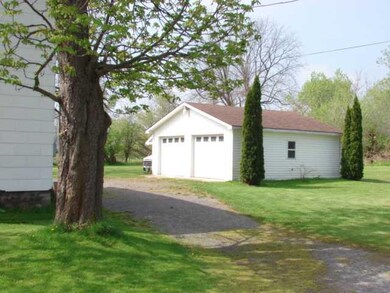 Parking Lot/Garage