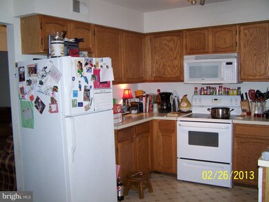 31 Cross Laurel Ct, Germantown, MD 20876 - photo 2