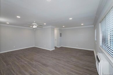 407 E Main St unit 407-5B, Bay Shore, NY 11706 - photo 6