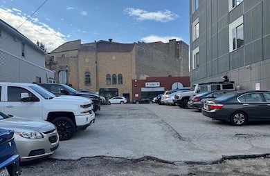 View from back of lot towards Kinnickinnic Ave.