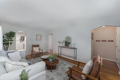 832 Oxley Road