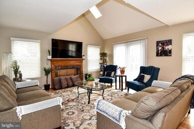 13171 Ruby Lace Ct, Herndon, VA 20171 - photo 6