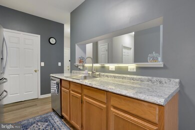 46588 Drysdale Terrace unit 103, Sterling, VA 20165 - photo 5