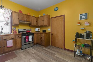 1042 Caufield-14
