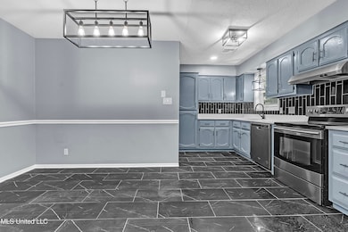 8590 Cedar Cir W, Southaven, MS 38671 - photo 6