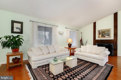 9517 Aspenwood Ct, Montgomery Village, MD 20886 - photo 2