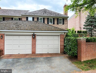 9473 Turnberry Dr, Potomac, MD 20854 - photo 2