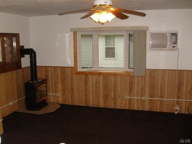 5421 Place Rd, Bethlehem, PA 18017 - photo 3