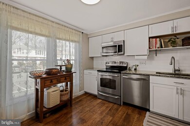 22 Briarstone Ln, Gaithersburg, MD 20877 - photo 4