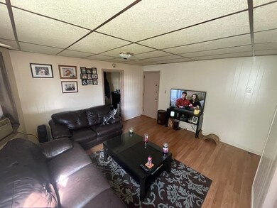 8 Bourne St, Worcester, MA 01606 - photo 3