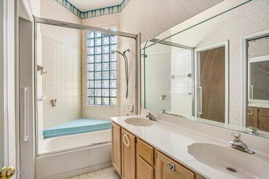 07-Master Bathroom