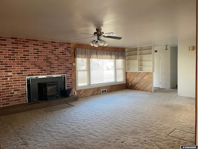 1233 W Jeffers Dr, Rawlins, WY 82301 - photo 2