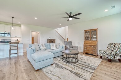 521 Hillview Knoll Ln, Greer, SC 29651 - photo 3