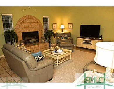 Den/Family/Great Room. Vaulted ceiling