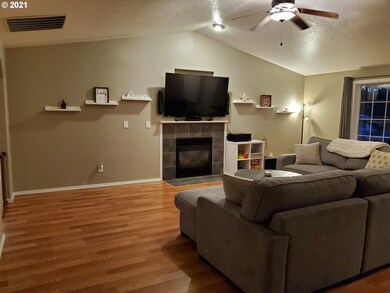 532 N Knights Bridge Rd, Canby, OR 97013 - photo 4