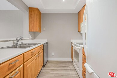 501 Palisades Dr unit 110, Pacific Palisades, CA 90272 - photo 6