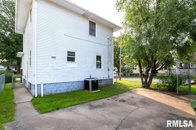 2026 Tremont Ave, Davenport, IA 52803 - photo 3