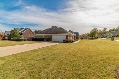 Side Entry Garage / Corner Lot