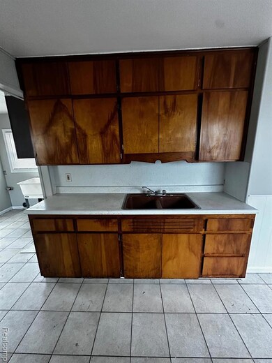 20818 Atlantic Ave, Warren, MI 48091 - photo 5