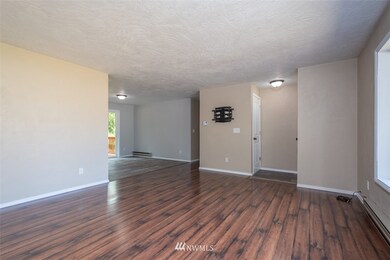 636 Highway 603 unit D, Chehalis, WA 98532 - photo 3