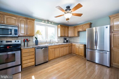 253 E Summit St, Souderton, PA 18964 - photo 5