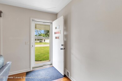 7511 Yorktown Rd, Lansing, MI 48917 - photo 5