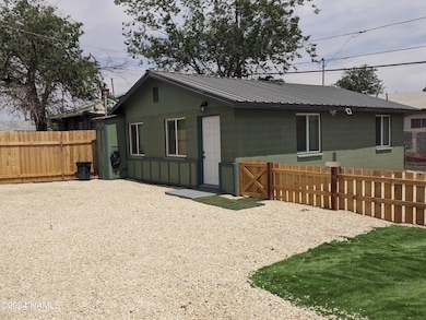 404 E 4th St, Winslow, AZ 86047 - photo 3