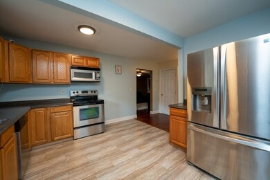 8 Foss St, Westfield, MA 01085 - photo 3