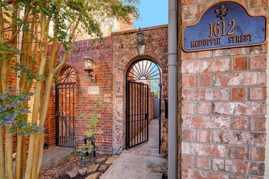 1612 Mcduffie St, Houston, TX 77019 - photo 2