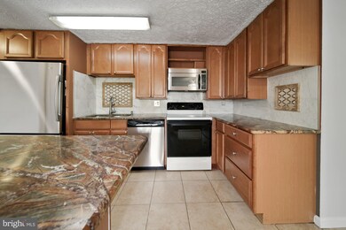 19605 Gunners Branch Rd unit H, Germantown, MD 20876 - photo 7