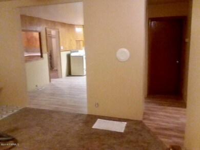 471 Konnowac Pass Rd living room