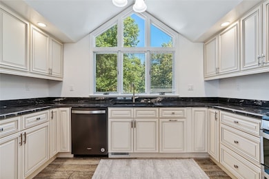 100 Saint Tropez Cir, Beaver Falls, PA 15010 - photo 6